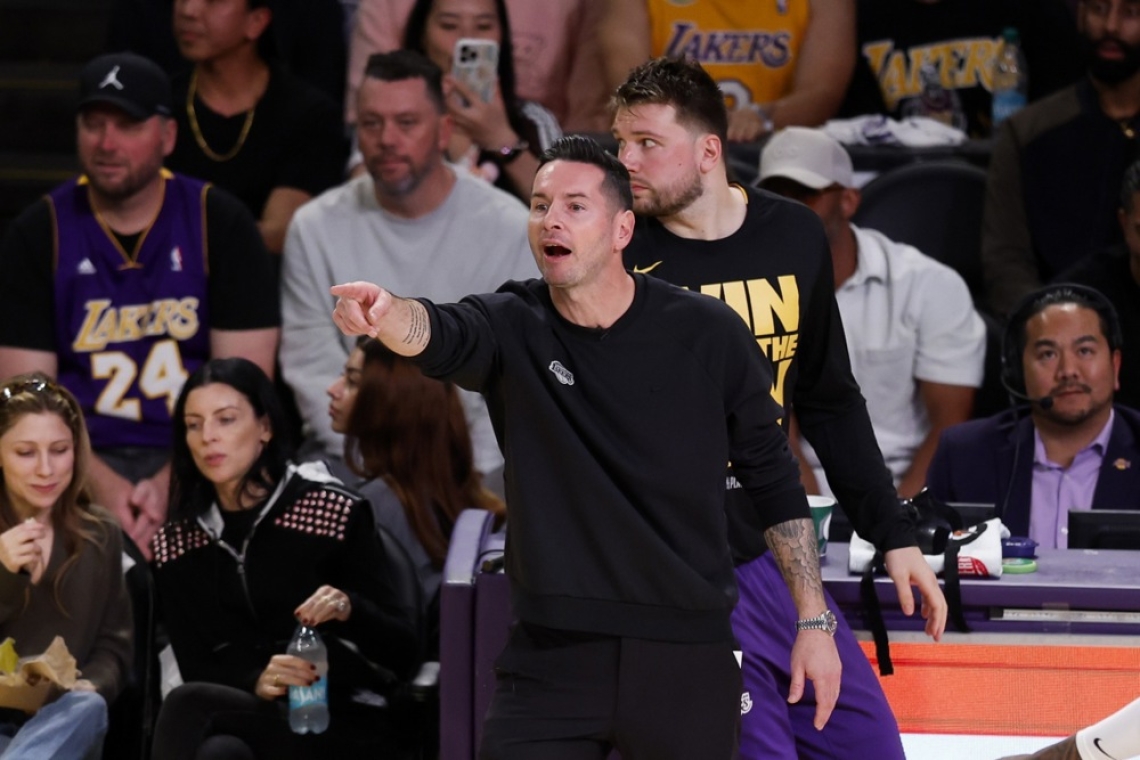 Los Angeles Lakers podaljšali pogodbo s trenerjem Redickom